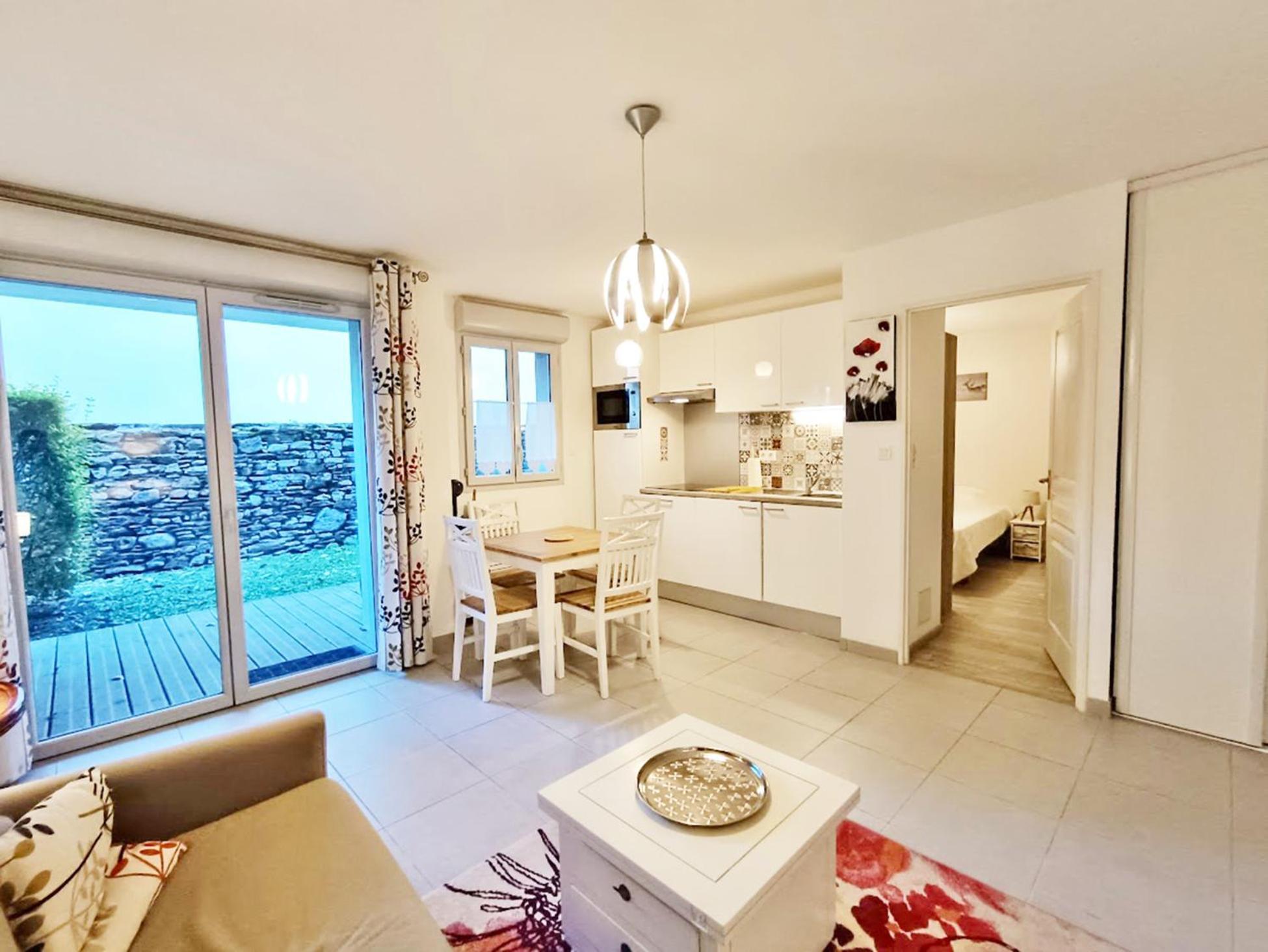 Sylvie8, T2, Centre Luchon, Jardin, 4 Personnes Appartamento *