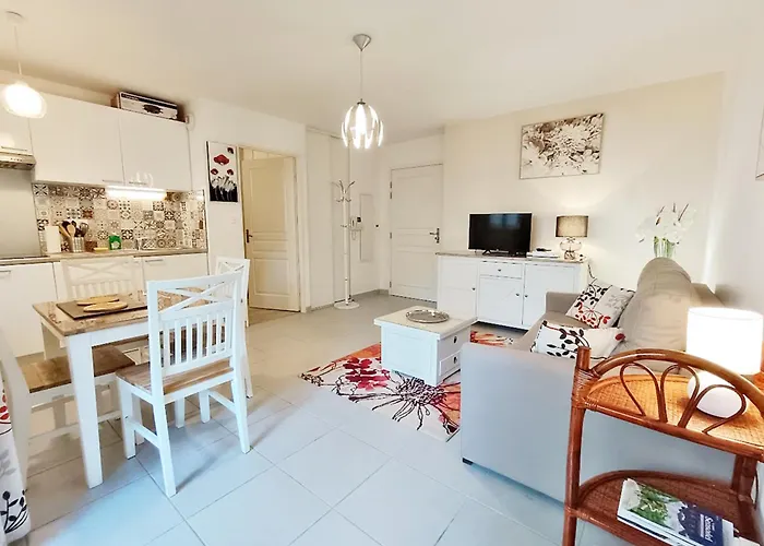 Sylvie8, T2, Centre Luchon, Jardin, 4 Personnes